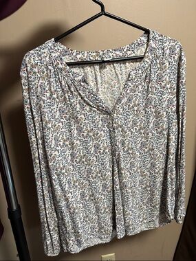 Old Navy White Floral Button-Front Blouse